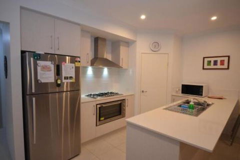 Park View Modern House - eAccommodation 3
