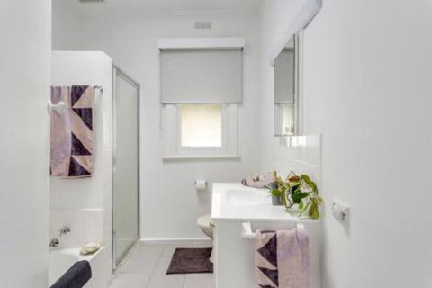 A Wave From It All - eAccommodation 4