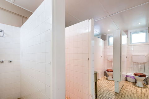Avalon House - eAccommodation 3