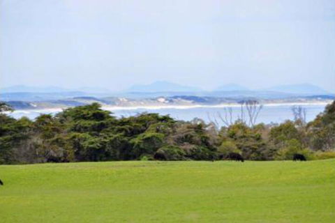 THE Lake House - Surf Side - eAccommodation 4