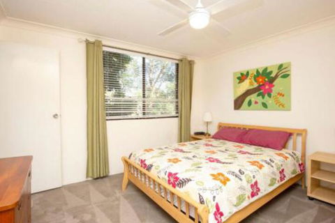 Apartment With Inground Pool - eAccommodation 3