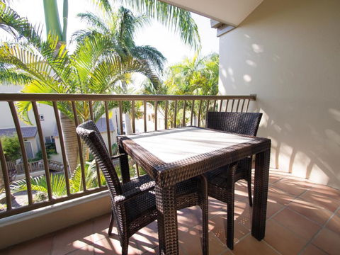 Apartments At 2 Landsborough - eAccommodation 3