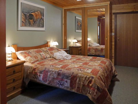 Acacia Hills Retreat - eAccommodation 3