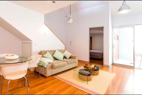 Urban Paradise Minutes From The Markets - eAccommodation 5