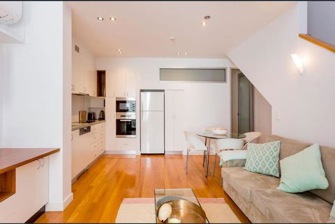 Urban Paradise Minutes From The Markets - eAccommodation 6