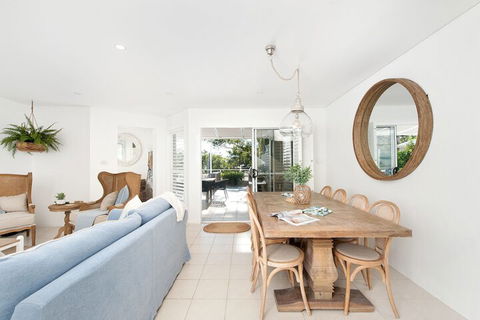 Arabella Stylish Seaside Sanctuary With Views - eAccommodation 4