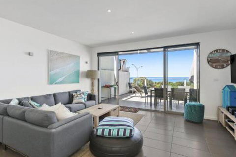 WATERFRONT SEVEN In The Heart Of Lorne - eAccommodation 0