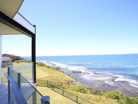 Albatross Whale Watch From The House - eAccommodation 3