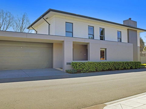 Arum 4 Heritage Park Contemporary & Timeless - eAccommodation 7