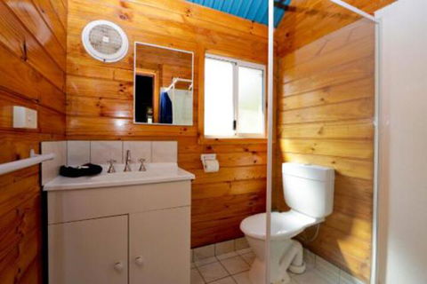 Sunnyhurst Chalets Rural Stay - eAccommodation 7