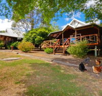 Sunnyhurst Chalets Rural Stay - eAccommodation