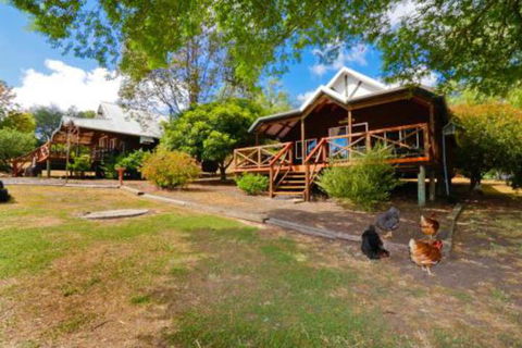 Sunnyhurst Chalets Rural Stay - eAccommodation 0