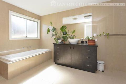 Marilyns Place: Private + Spacious + Central - eAccommodation 6