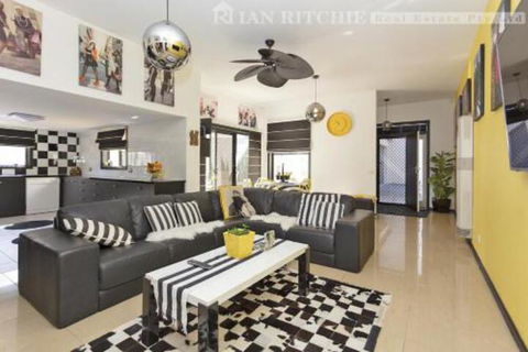 Marilyns Place: Private + Spacious + Central - eAccommodation 0