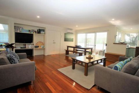 MAGIC BEACH HOUSE PET FRIENDLY - eAccommodation 6