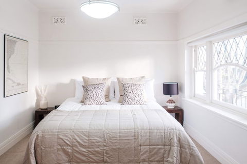 Elwood Beach Calming Tones - Rejuvenate Stays - eAccommodation 5