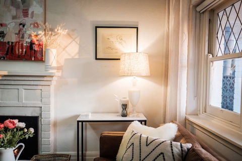 Elwood Beach Calming Tones - Rejuvenate Stays - eAccommodation 2