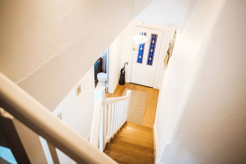 Elwood Beach Calming Tones - Rejuvenate Stays - eAccommodation 0