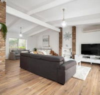 Dundas by The Bay - eAccommodation