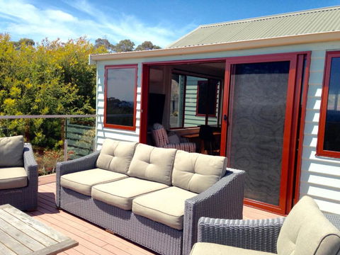 DOLPHIN LOOKOUT COTTAGE Amazing Views Of The Bay Of Fires - eAccommodation 4