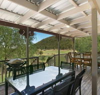 Rosa Estate in Broke Two 3br House in walking distance to Cellar Doors - eAccommodation