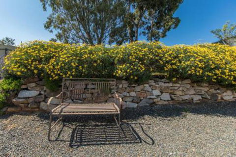 Captain Roddas Cottage - eAccommodation 3