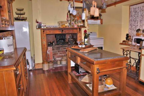 Captain Roddas Cottage - eAccommodation 6