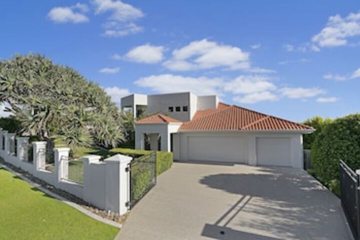 Castaways Beach QLD eAccommodation