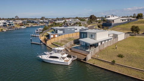 Anchored Access To The Gippsland Lakes - eAccommodation 5
