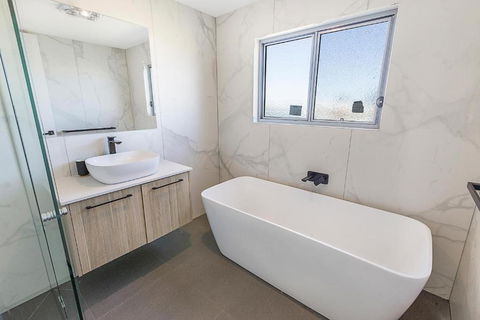 Anchored Access To The Gippsland Lakes - eAccommodation 1