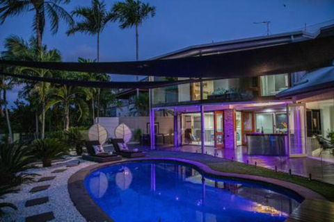 Absolute Lakefront Port Douglas - eAccommodation 2