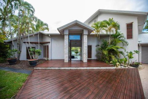 Absolute Lakefront Port Douglas - eAccommodation 7