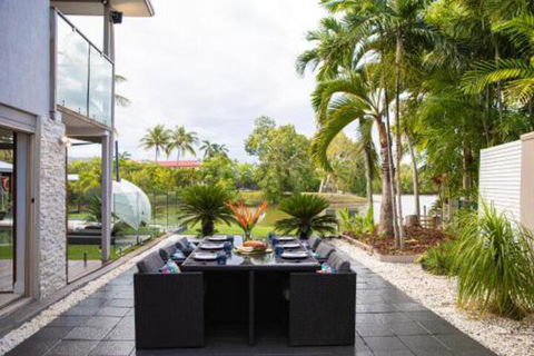 Absolute Lakefront Port Douglas - eAccommodation 0