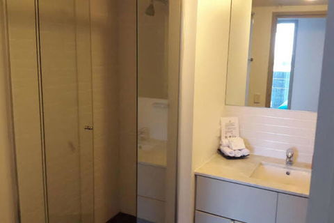 Apartment View Docklands Melbourne - eAccommodation 4