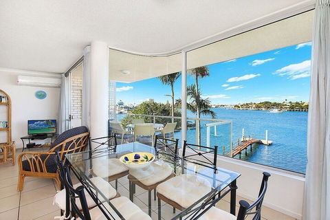 Amazing Waterfront Views Sunshine Coast H330 - eAccommodation 6
