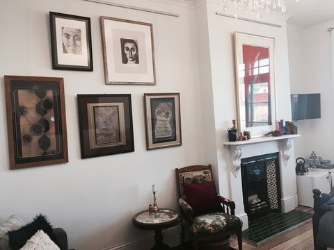 Assemblage Boutique Art Bed & Breakfast - eAccommodation 1