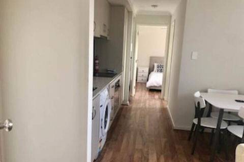 Apartment Stay Close To Surfers Paradise - eAccommodation 0