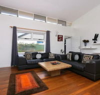 Spacious 5 Bed Home Close To Cottesloe Beach - eAccommodation