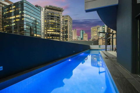 Amazing CBD 2BD Apartment W / Parking & Pool! - eAccommodation 4