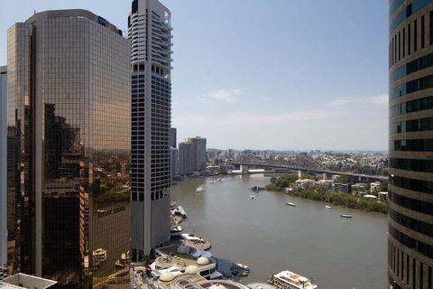 Amazing CBD 2BD Apartment W / Parking & Pool! - eAccommodation 1
