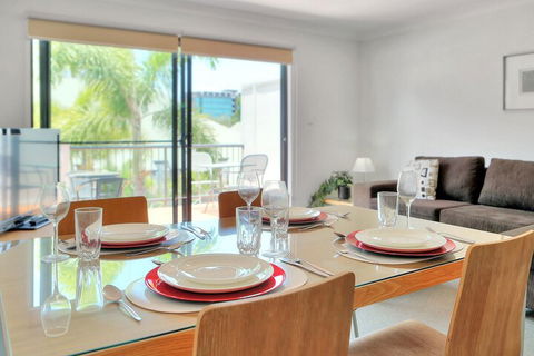 Airtrip Apartment On Russell St - eAccommodation 1