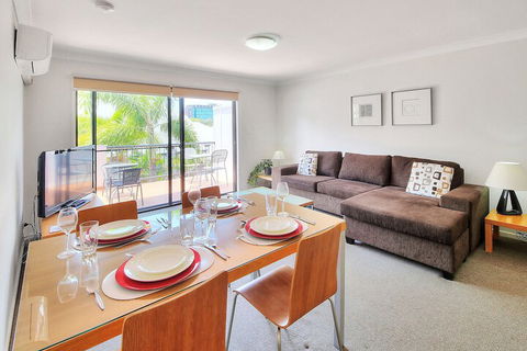 Airtrip Apartment On Russell St - eAccommodation 2