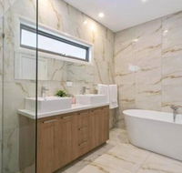 Dromana beach house for two families.