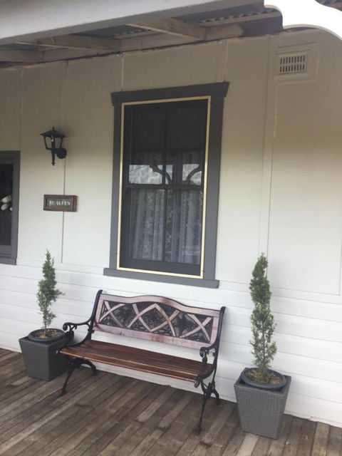 Araluen Historic House Deluxe Room - eAccommodation 1