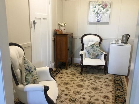 Araluen Historic House Deluxe Room - eAccommodation 6
