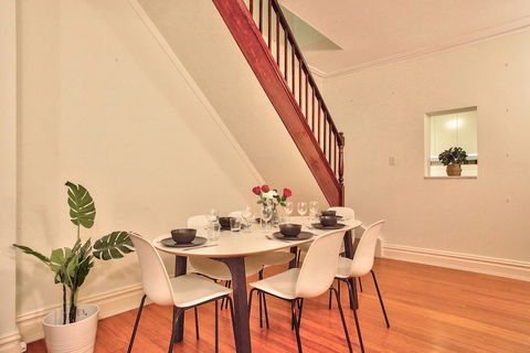 Apartment Hyde Park - Clifton - eAccommodation 0