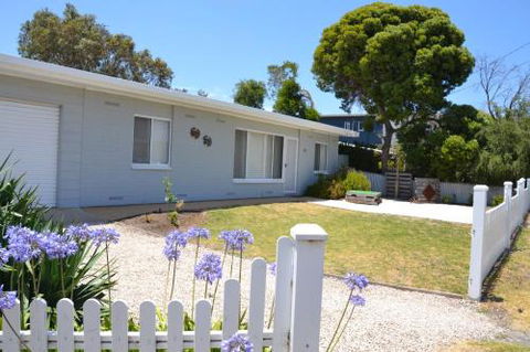 Bay Breeze Cottage - eAccommodation 1