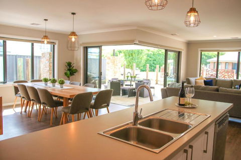 Amaroo - eAccommodation 2