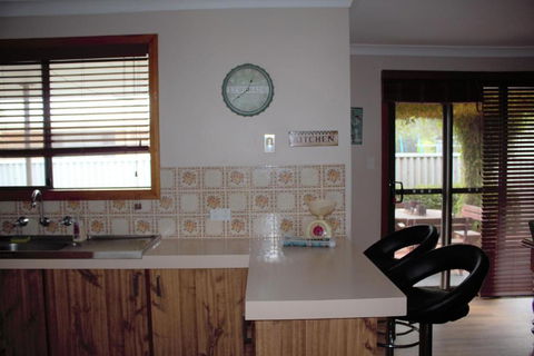 Abbey Beach Shack - eAccommodation 5