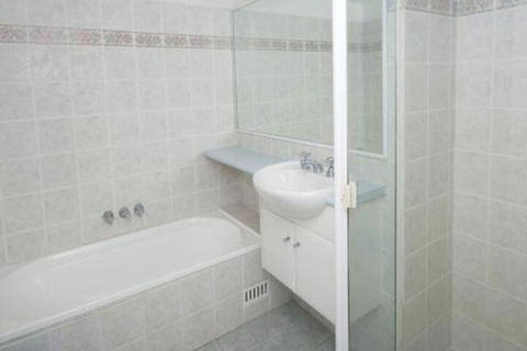 Aquarius Apartment 3 - eAccommodation 6